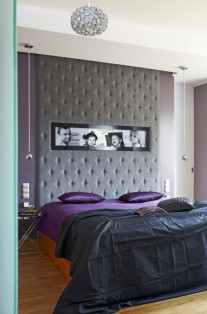 Tapicerowana ściana w sypialni w stylu glamour