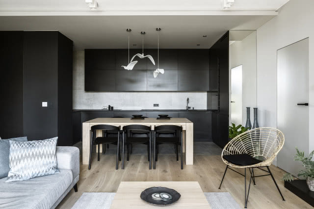 Czarny aneks kuchenny