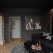 Stuletni dom po przebudowie! Ma wielkie okna i elewację z blachy!