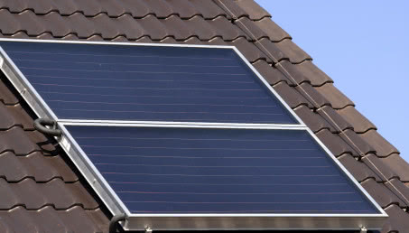 Kolektory słoneczne do grzania wody - czym się różnią od fotowoltaiki?