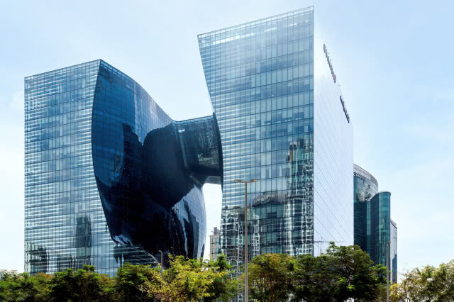 Widok na Opus Tower w Zjednoczonych Emiratach Arabskich, projekt Zaha Hadid