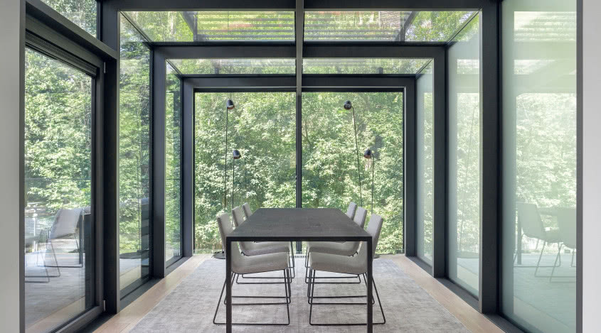 180-metrowy apartament z oszklonym ogrodem zimowym