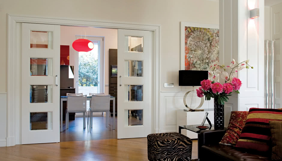 Dlaczego i do jakich pomieszczeń warto wybrać drzwi przesuwne?