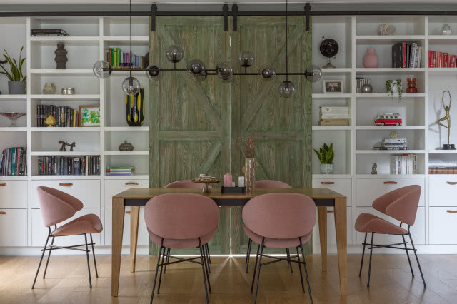 jadalnia z biblioteczką