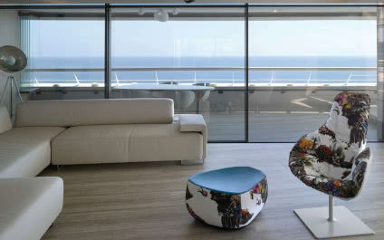 Apartament w futurystycznym budynku w Nicei