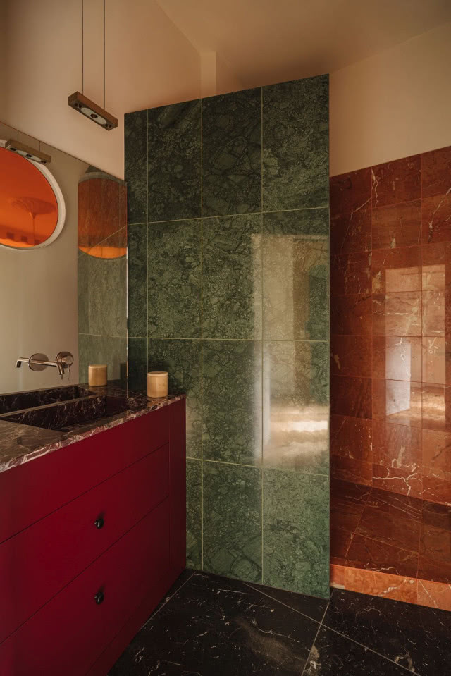 świetlik między łazienką a kuchnią