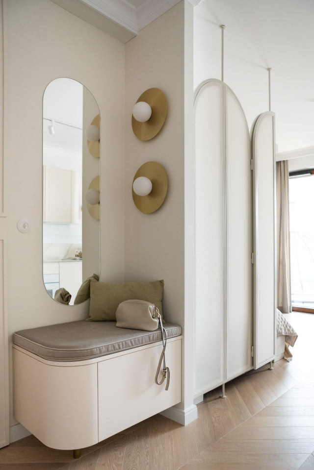 Mały przedpokój w kawalerce