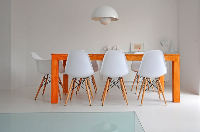 Unikatowy drewniany stół i krzesła Eamsów -...