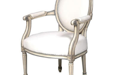 Krzesła w stylu Ludwika XVI