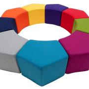 Puf Pinko dostępny w kilku kolorach, obicie ze...