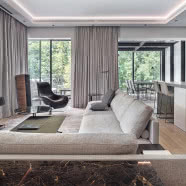 180-metrowy apartament z oszklonym ogrodem zimowym