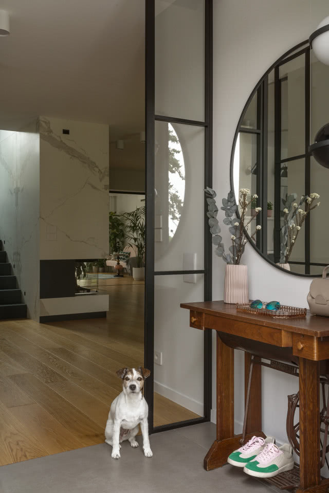 Przeszklona ścianka w domu