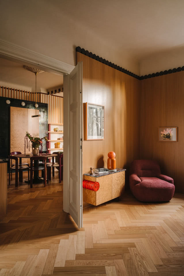 drewniane okładziny na ścianie