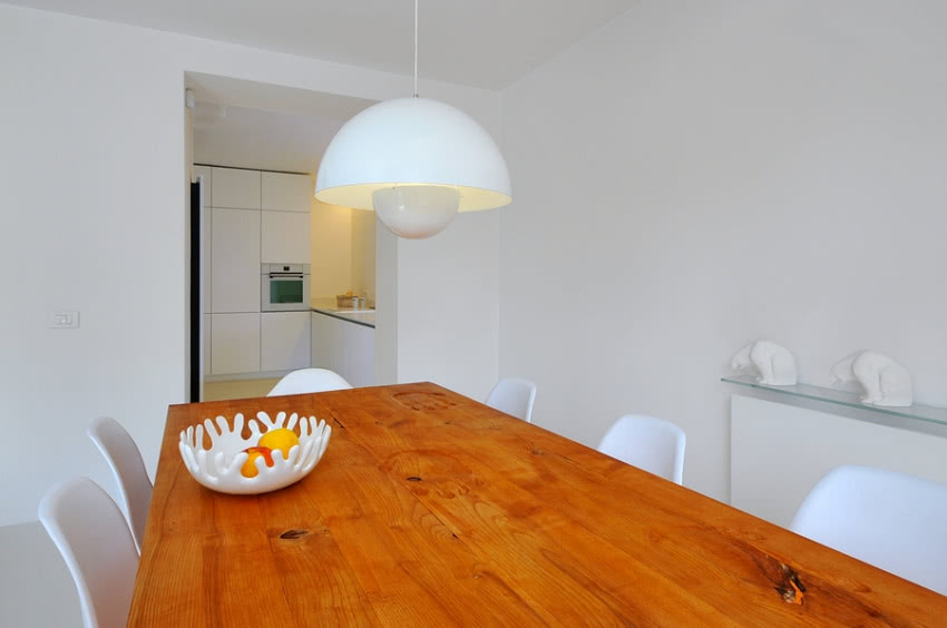 Nad stołem lampa wisząca FlowerPot...