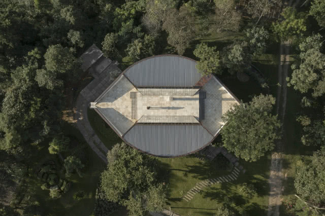 dom widziany z góry