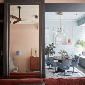 Living Coral we wnętrzu