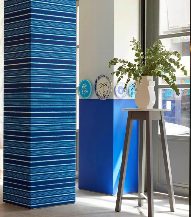 Niebieski hotel - kolumna