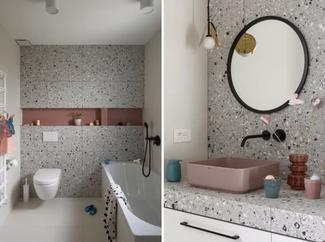Szara łazienka z różową ceramiką