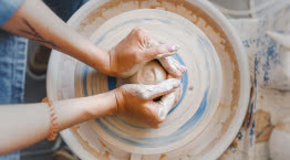 Moda na ceramikę! Jak zacząć przygodę z gliną?