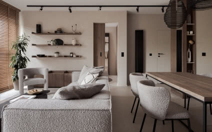 To mieszkanie to kwintesencja stylu japandi! Zaprojektowała je polska pracownia
