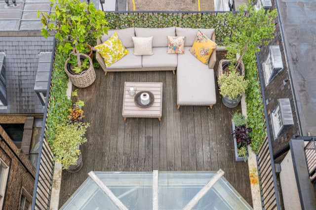 taras na dachu z desek kompozytowych