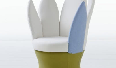 Salonowe fotele o kształtach kwiatów