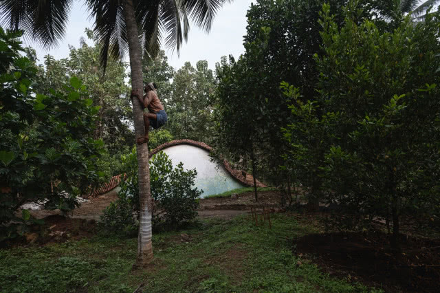 Ekipa do projektu zaangażowała okolicznych mieszkańców.