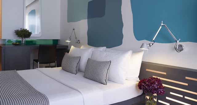 Niebieski hotel - sypialnia