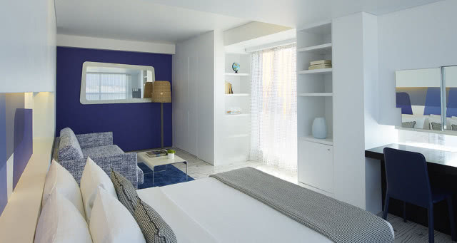 Niebieski hotel - sypialnia