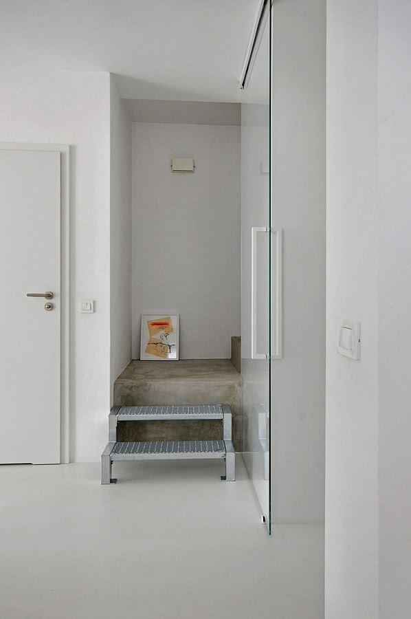 Schody z parteru na piętro.