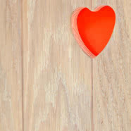 Styl skandynawski i kolorowa lodówka w roli głównej