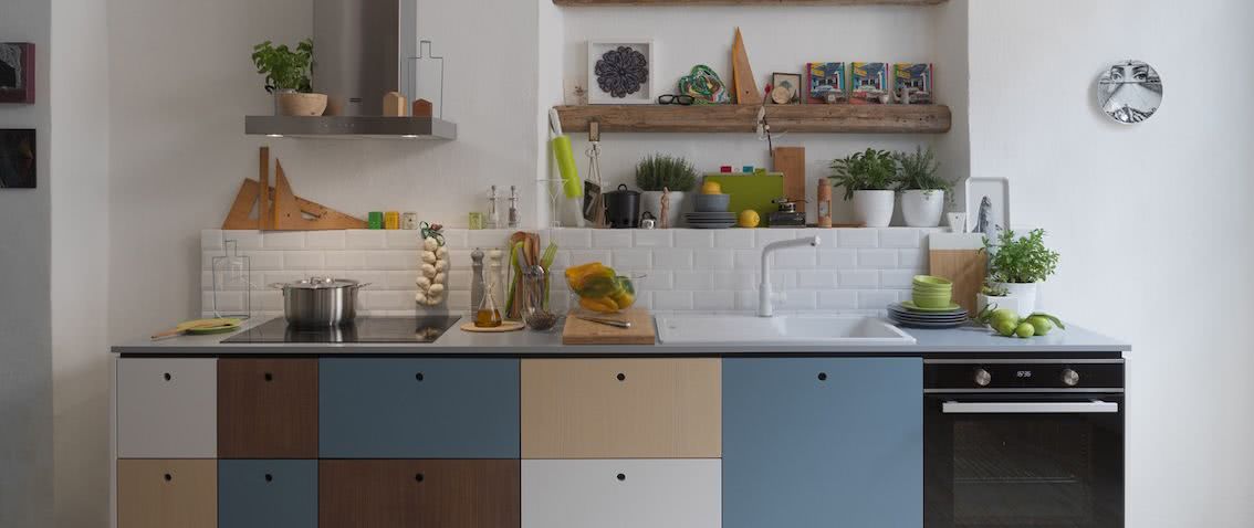 Jak zaprojektować i urządzić małą kuchnię? 