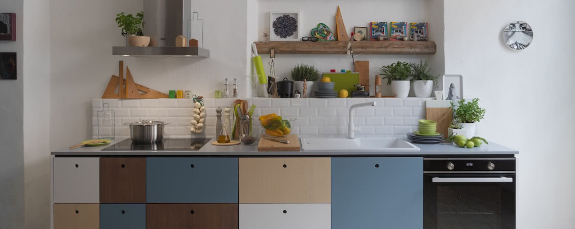 Jak zaprojektować i urządzić małą kuchnię?
