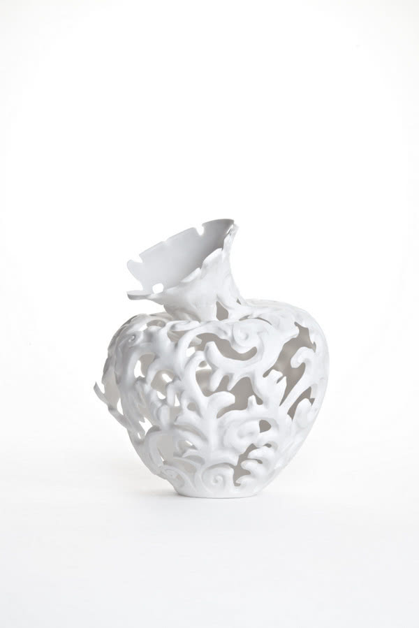 Ulotne piękno
Obfitość dekoracji zakłóca formy...